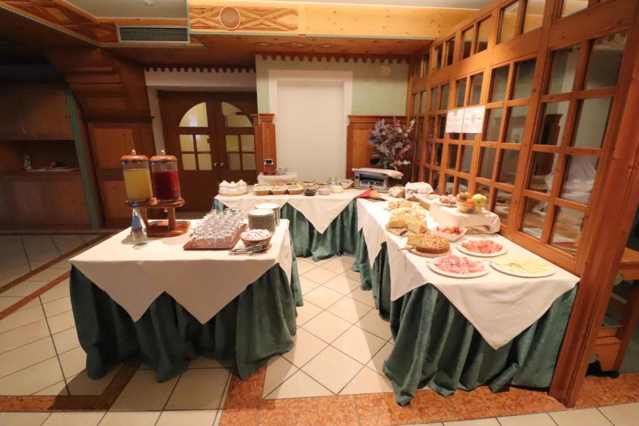 Alpen Garten Hotel Margherita Rumo Екстериор снимка