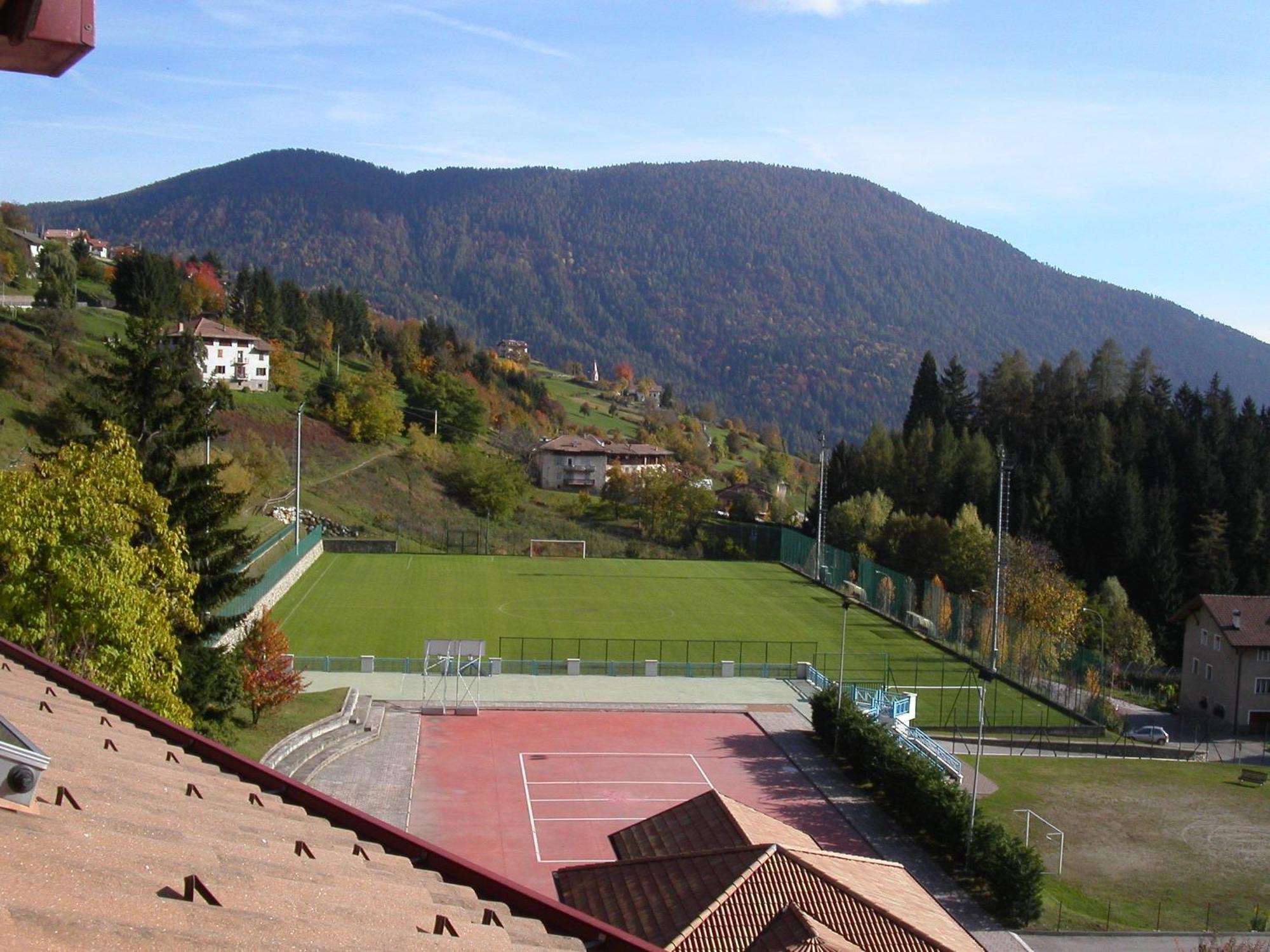 Alpen Garten Hotel Margherita Rumo Екстериор снимка