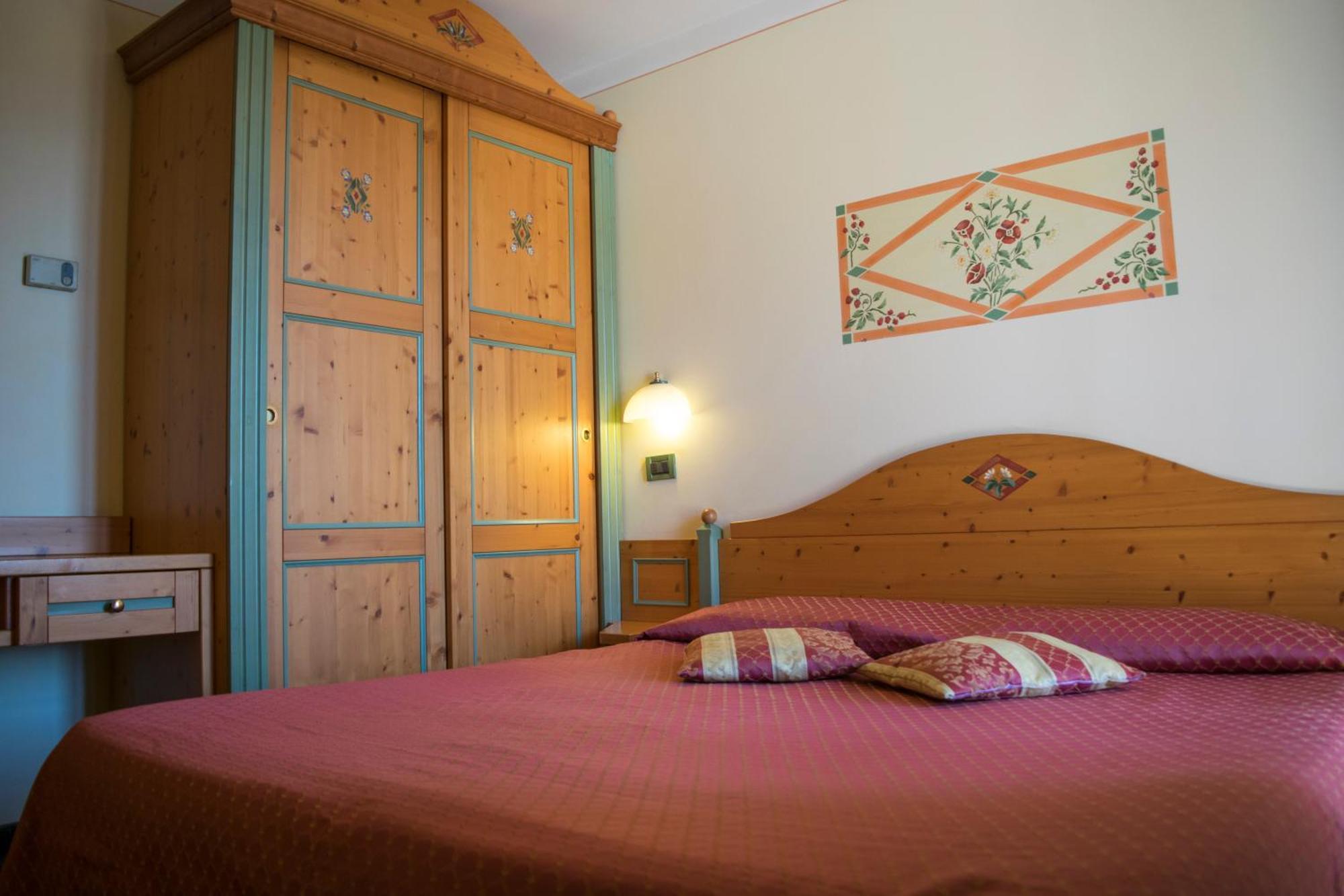 Alpen Garten Hotel Margherita Rumo Стая снимка