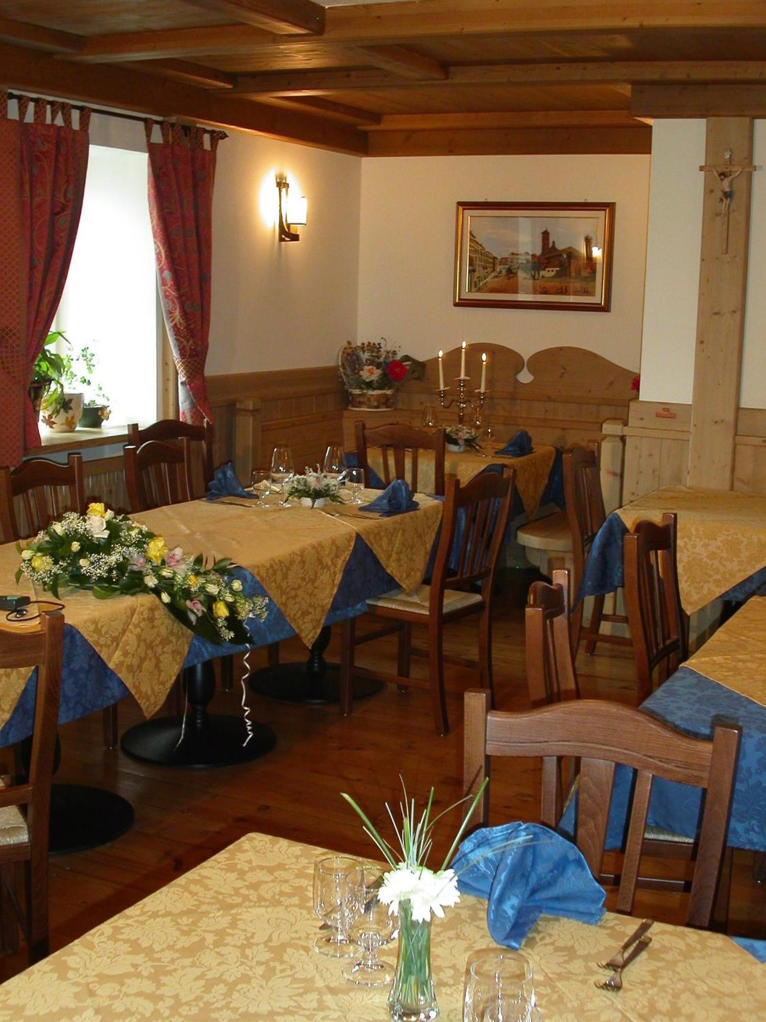 Alpen Garten Hotel Margherita Rumo Екстериор снимка