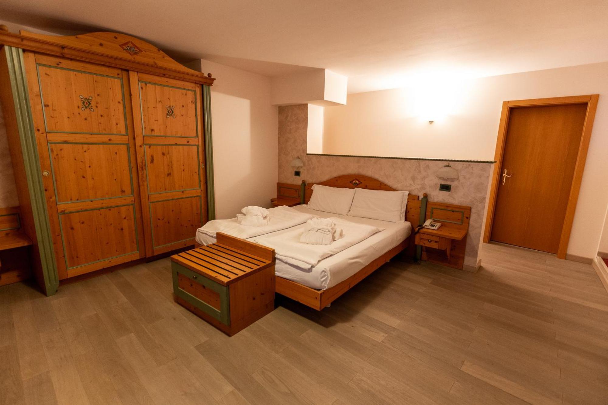 Alpen Garten Hotel Margherita Rumo Екстериор снимка
