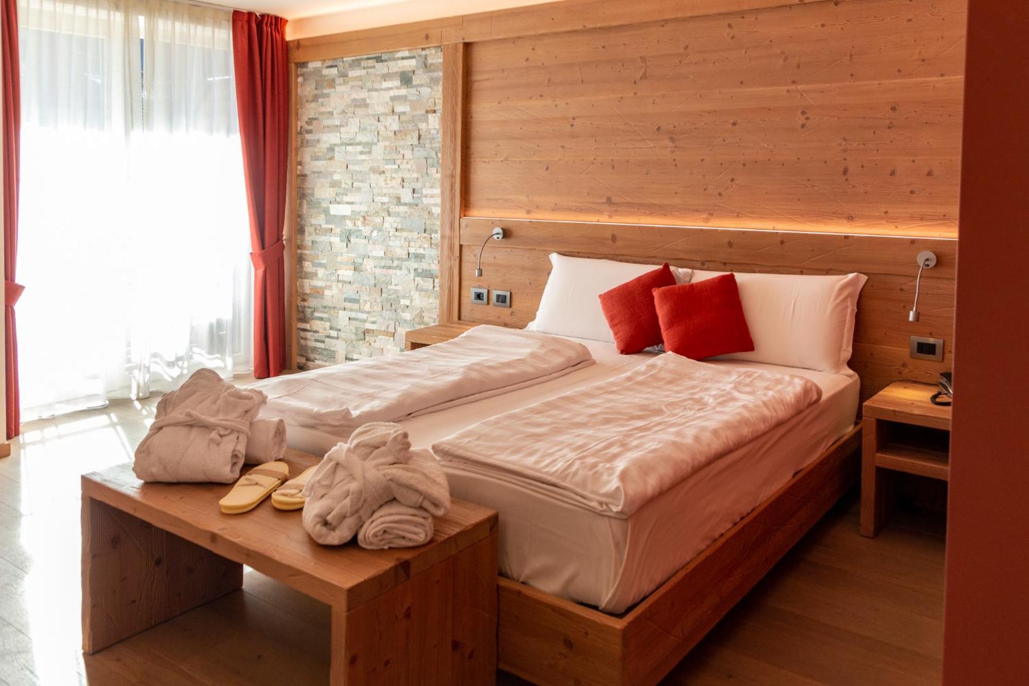 Alpen Garten Hotel Margherita Rumo Екстериор снимка