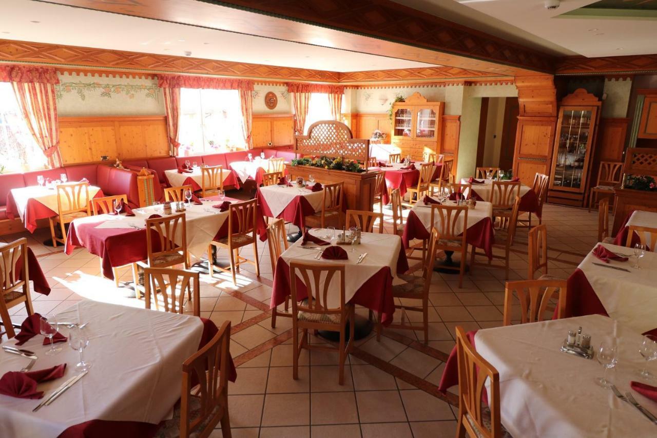 Alpen Garten Hotel Margherita Rumo Екстериор снимка